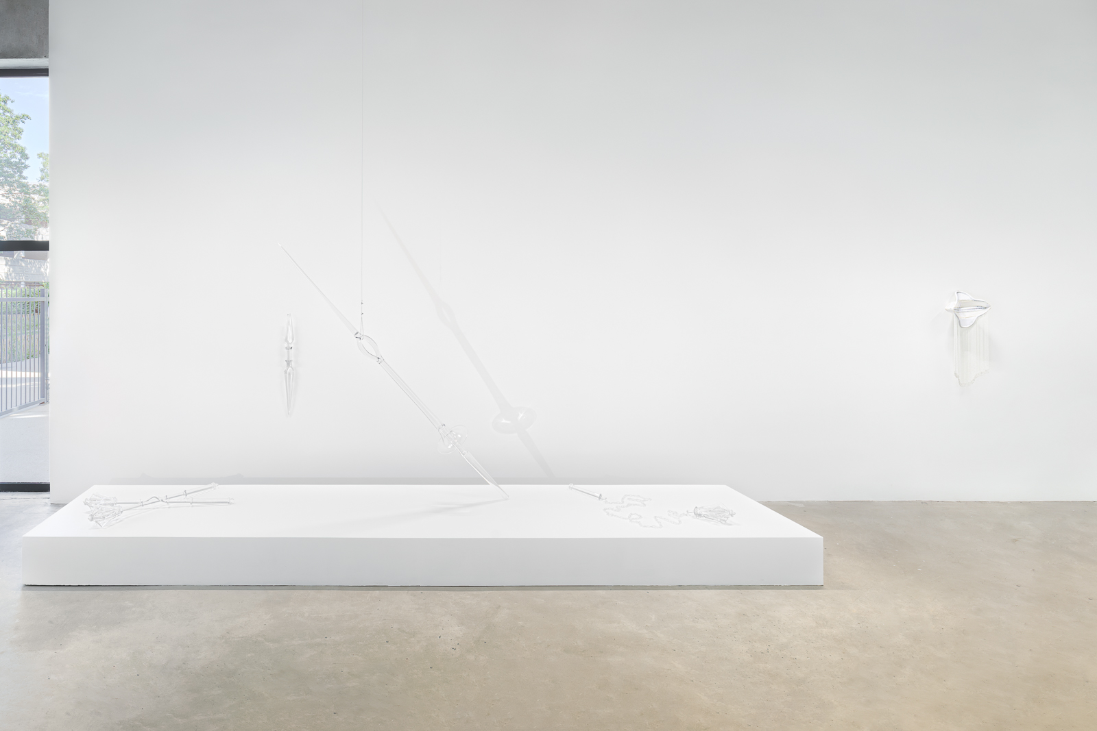 Vue d'exposition, Hypersensibilité, exposition personnelle de Floryan Varennes, courtesy Maëlle Galerie, copyright Jérome Michel