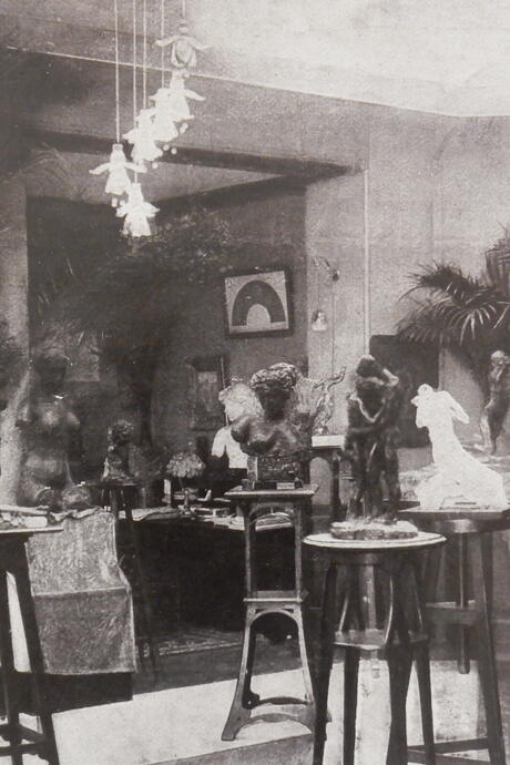 Vue de l’exposition Claudel - Hoetger à la galerie Eugène Blot, en décembre 1905. Photo Ville de Paris / bibliothèque Marguerite Durand