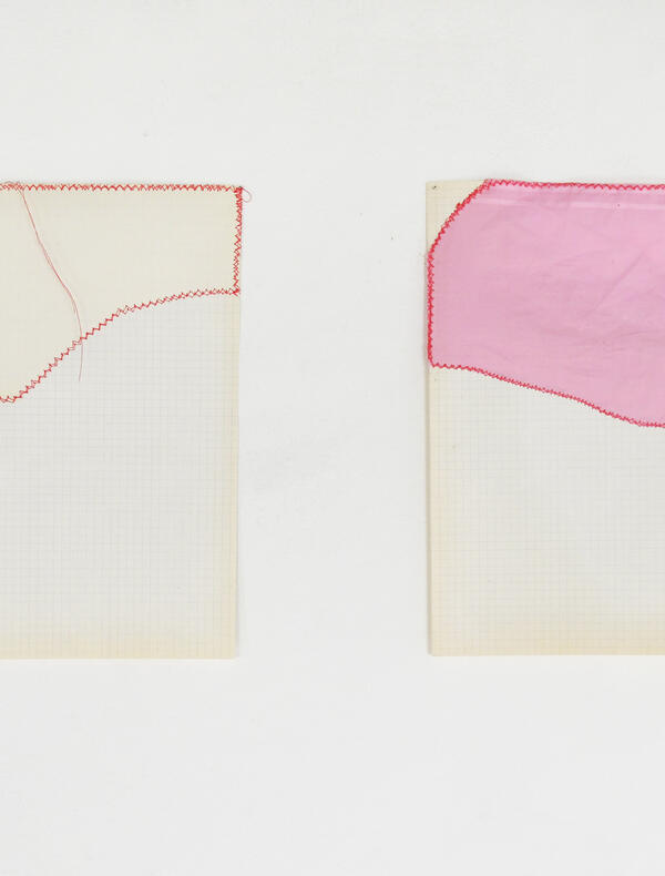 Image © Tatiana Wolska, Série : Recomposition aléatoire d’un A4, # dyptique, 2021, Couture rose sur papier, 29,7 x 21 cm, (Courtesy of the artist and Irène Laub gallery)