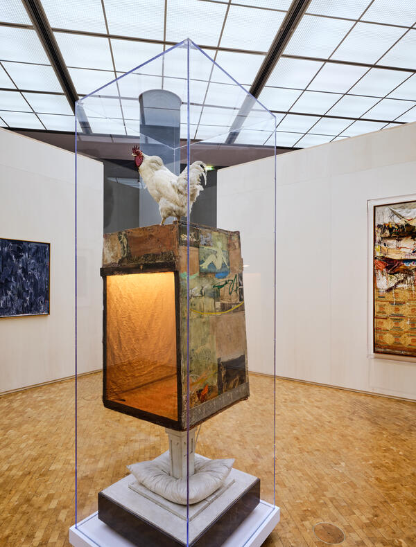 Installation view Five Friends: John Cage, Merce Cunningham, Jasper Johns, Robert Rauschenberg, Cy Twombly Museum Ludwig, Cologne 2025 Photo: Historisches Archiv der Stadt Köln mit Rheinischem Bildarchiv, Marc Weber © Jasper Johns, Robert Rauschenberg, VG Bild-Kunst, Bonn 2025