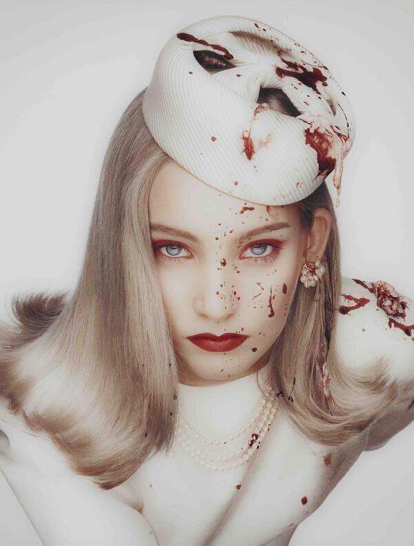 OLAF Erwin, Jackie O 12h30, Série Royal blood, 2000