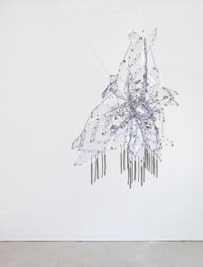 Floryan Varennes, Matriarche, 2022, muselières, tubes médicaux, pvc médical, attaches en inox, rivets, anneaux, instruments médicaux
