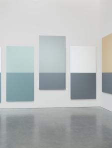 Kapwani Kiwanga, Linear Paintings, 2017 – 2021, Exhibition view, „Hiding in Plain Sight“, Pace Gallery, New York (USA), 2021 © Photo Pace Gallery, New York