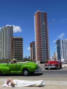 Damir RADOVIC, "Paradoxical Sleep", Cuba, performance filmée, 2017. Damir RADOVIC, "Paradoxical Sleep", Cuba, performance filmée, 2017.
