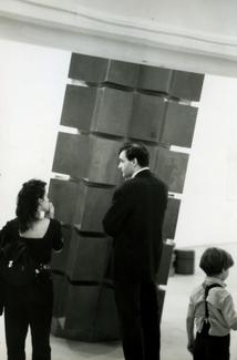 Vue sur la salle d'exposition Stuation(s) Ivry, 4, 1990