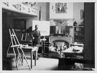 Marin Marie dans son atelier