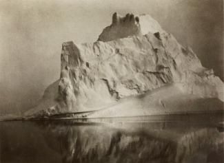 Marin Marie, photo prise à l'entrée du Scoresby Sund en 1925 Marin Marie, photo prise à l'entrée du Scoresby Sund en 1925