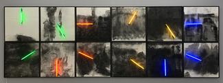 Xie Tian, Le temps. 2023. Œuvre composée de 24 tableaux format 70 x 70 cm. Encres de Chine sur toile en caisse américaine et néons. Cette œuvre est une évocation du temps, 24 heures, 24 lunes, 4 couleurs pour les 4 saisons...