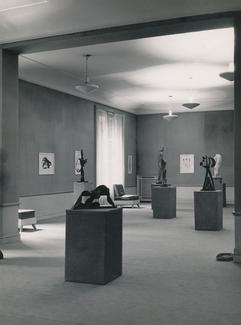 Vue intérieure de la salle d'exposition de la galerie Maeght, 1948, vue 1