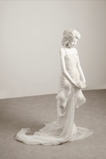 Julia Haumont Sans titre (sculpture n°44), 2025 Faïence émaillée Enameled faience 126 x 35 x 30 cm © Jimmy Seng Tristao 