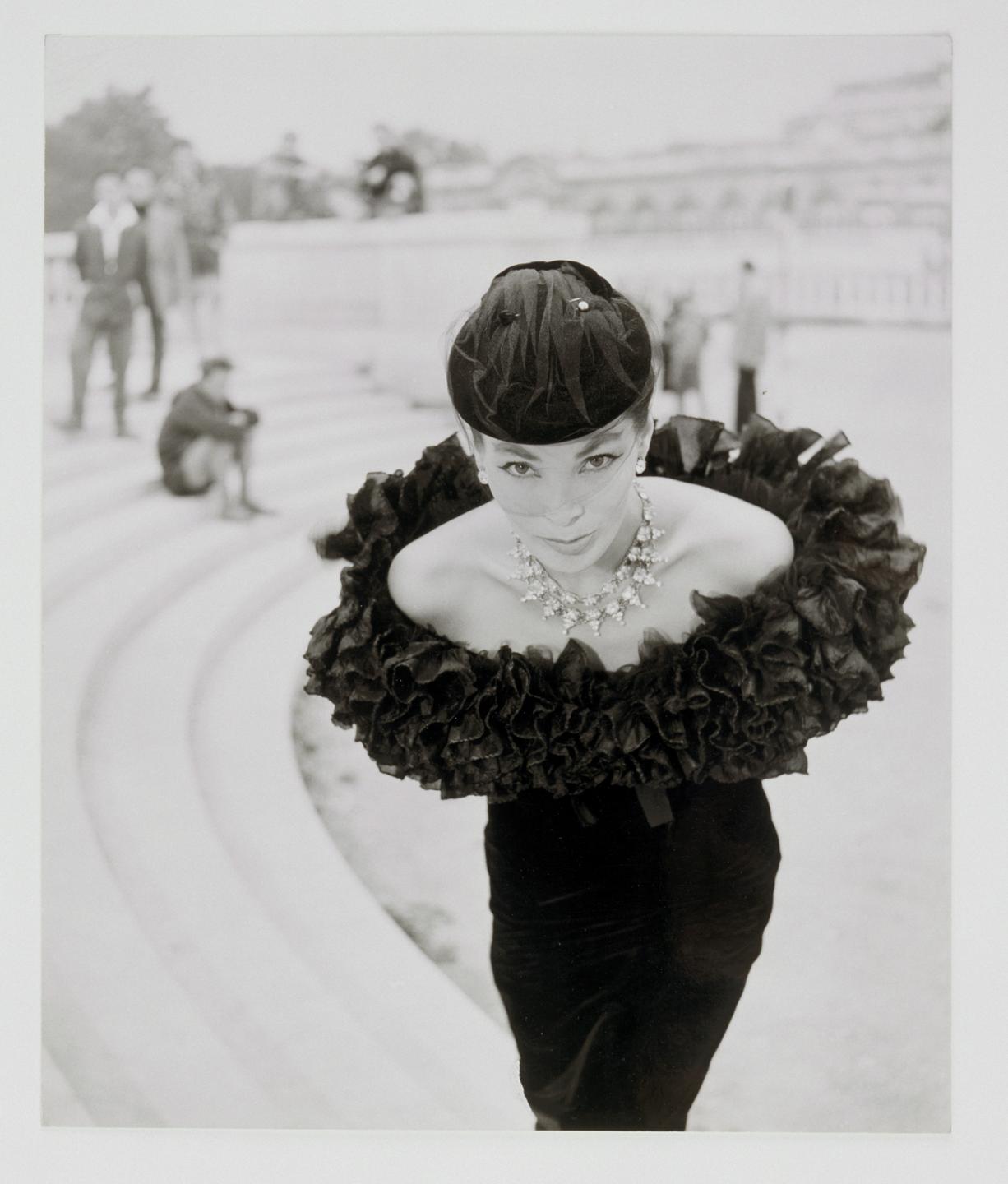 Walde Huth Lucky wearing a dress by Dior, Paris, 1955 Gelatin silver print 35.2 x 21.9 cm Museum Ludwig © Heringson Collectibles, Wuppertal Reproduction: Rheinisches Bildarchiv Cologne