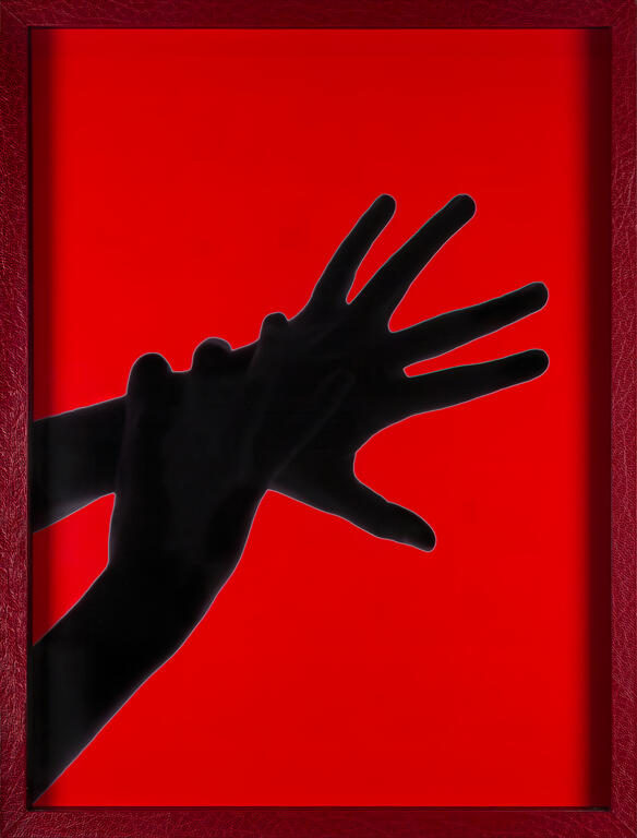 Catalogue raisonné, © Henri Foucault Studio, Mains noires sur fond rouge - 2009