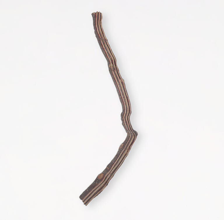 Toni Grand, sculpture Sec, brut, refentes partielles - glissé - collé, 1975