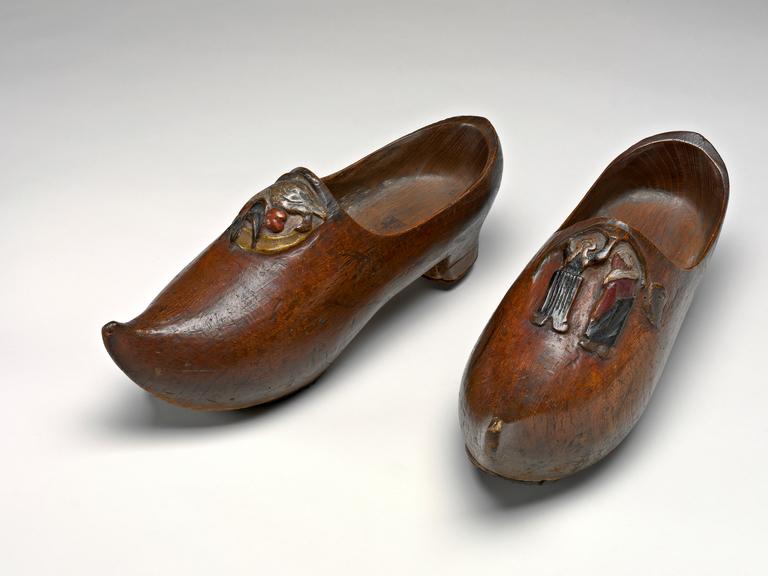 Paul Gauguin, Paire de sabots en bois, 1889-1890