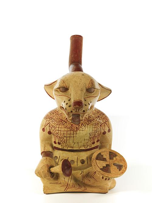 MOCHICA, c. 400 - 700. Stirrup spout vessel, ceramic, 23,9 × 14 × 19,7 cm, Long-term loan MASP Landmann Photo: Jorge Bastos