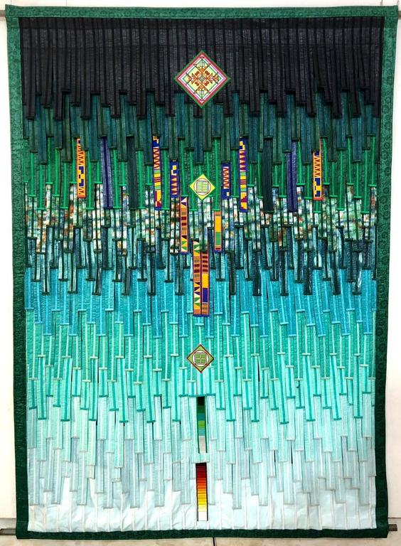 ABDOULAYE KONATÉ 1. Vert Touareg et kente - BINTOU T., 2024 Textile 211 × 150 cm — 83 × 59 in Photo © Artist's studio