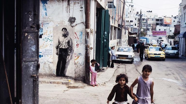 Hommage à Mahmoud Darwich – Photographies de Ernest Pignon-Ernest