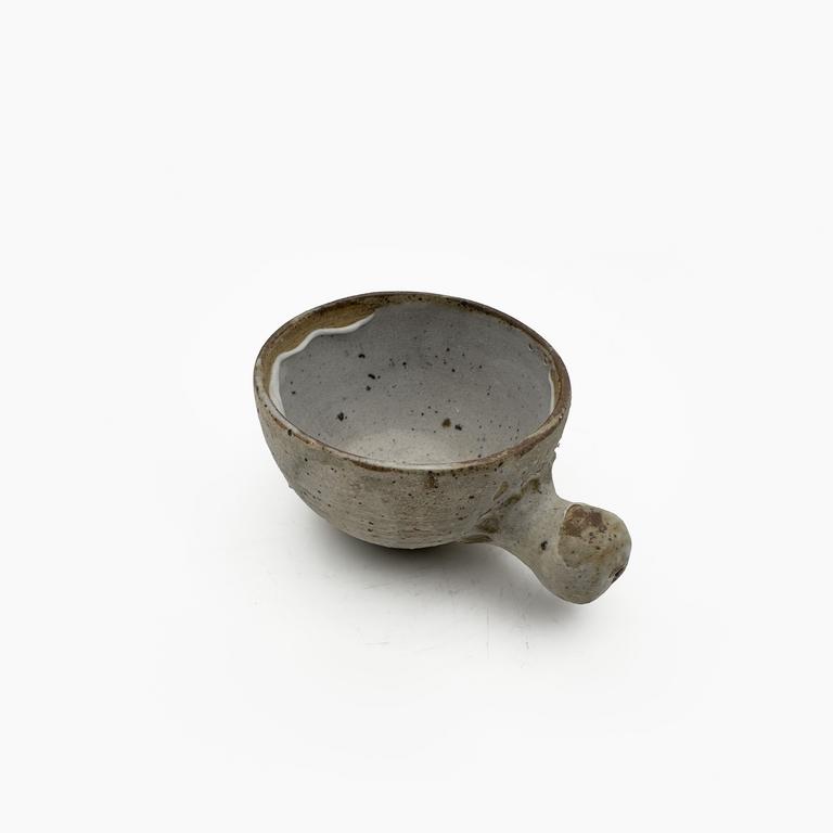 Tasse avec une poignée ronde, 1947