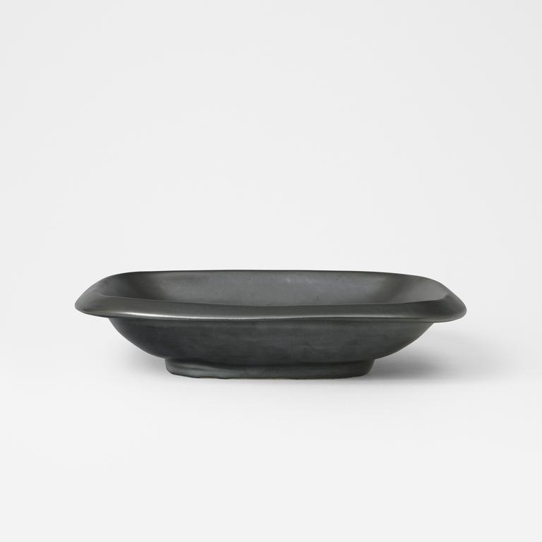 Catalogue raisonné, Pol Chambost, Plat (noir lustré). Modèle 821 — 1952