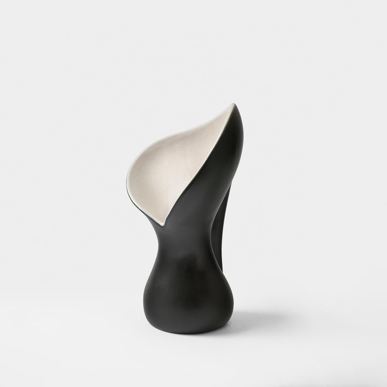 Catalogue raisonné, Pol Chambost, Vase nervure (noir blanc). Modèle 1046 — 1954