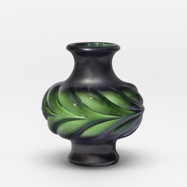 Catalogue raisonné, Pol Chambost, Vase (noir argent). Modèle 816 — circa 1949
