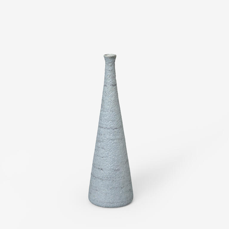 Catalogue raisonné, Pol Chambost, Vase bouteille conique (bleu). Modèle 2148 — 1960