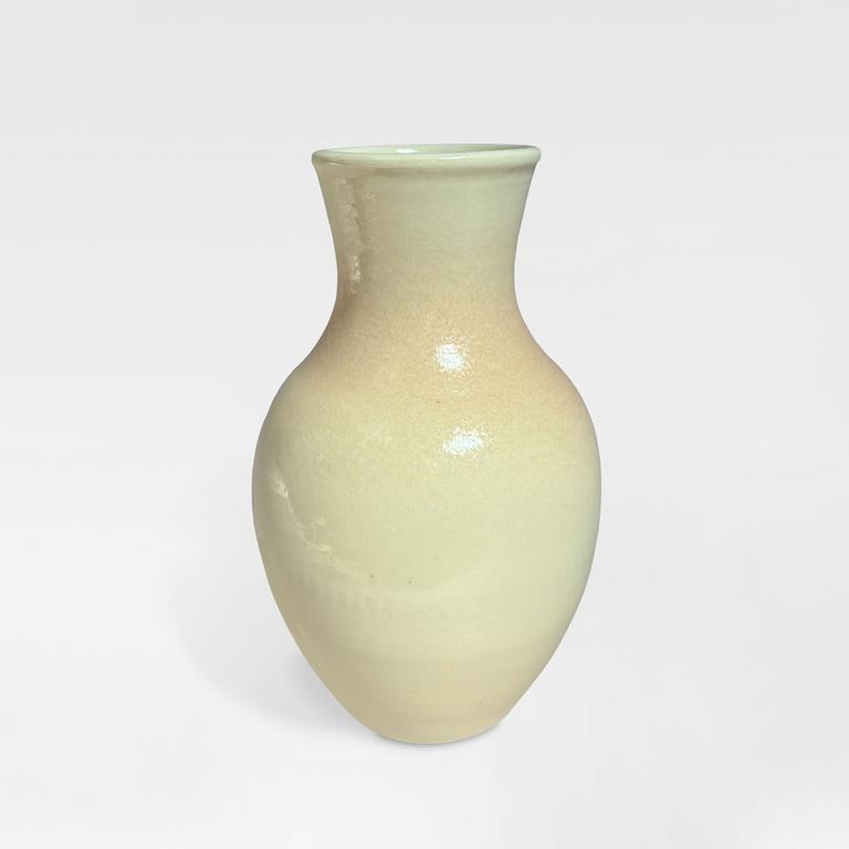 Catalogue raisonné, Pol Chambost, Vase à panse «œuf» à col large (beige orangé). Modèle 777 — circa 1949