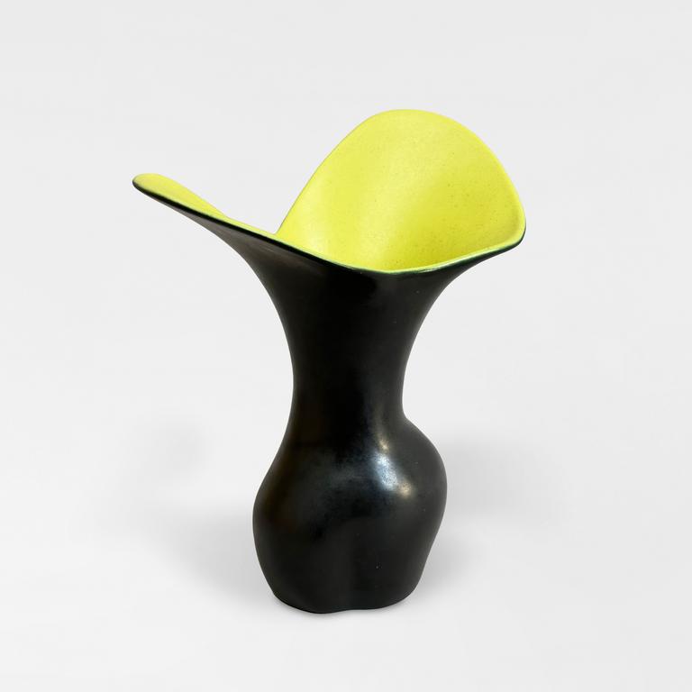 Catalogue raisonné, Pol Chambost, Vase corsage (noir jaune). Modèle 1040 — 1954
