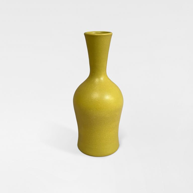 Catalogue raisonné, Pol Chambost, Vase bouteille (jaune). Modèle 1063 — 1955