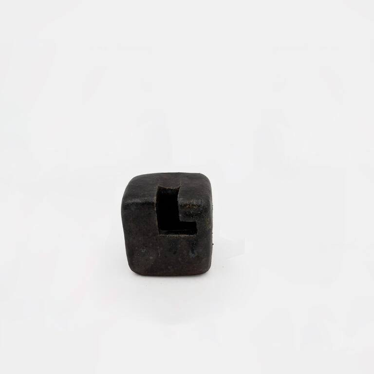 Catalogue raisonné, Jean & Jacqueline Lerat, Cube (cendrier). 1975
