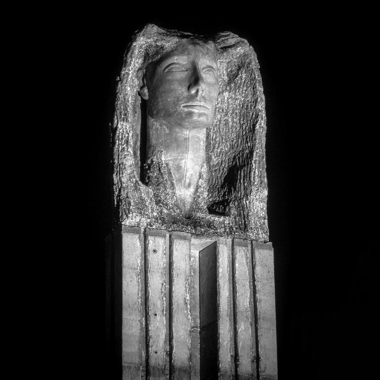 Sculpture monumentale sur colonne, Le Mythe, 1990