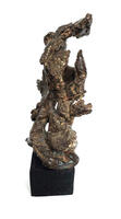 Femme luttant avec les sepents et une bête à cornes (1) H=16 cm hors socle, bronze marron, socle noir 