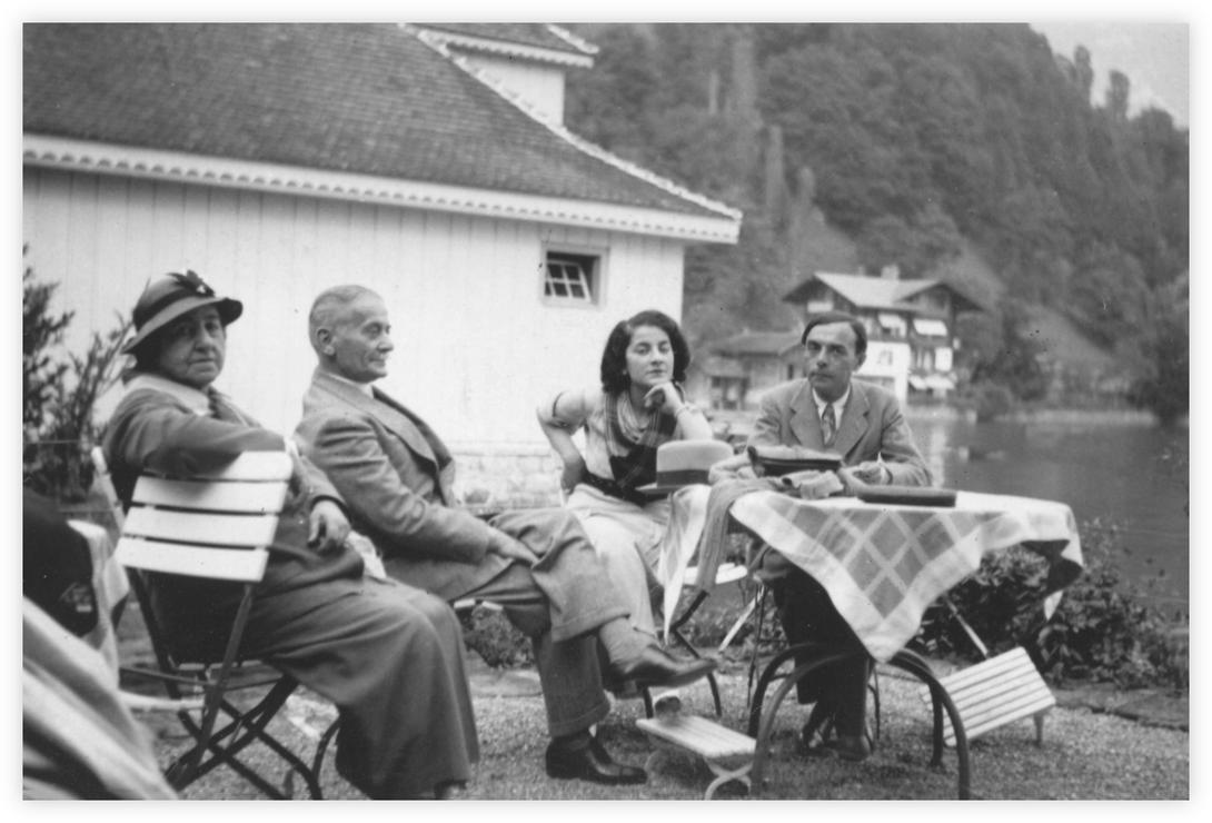 33 Daria en famille avec Imre Guyomaï en 1935 en Suisse.