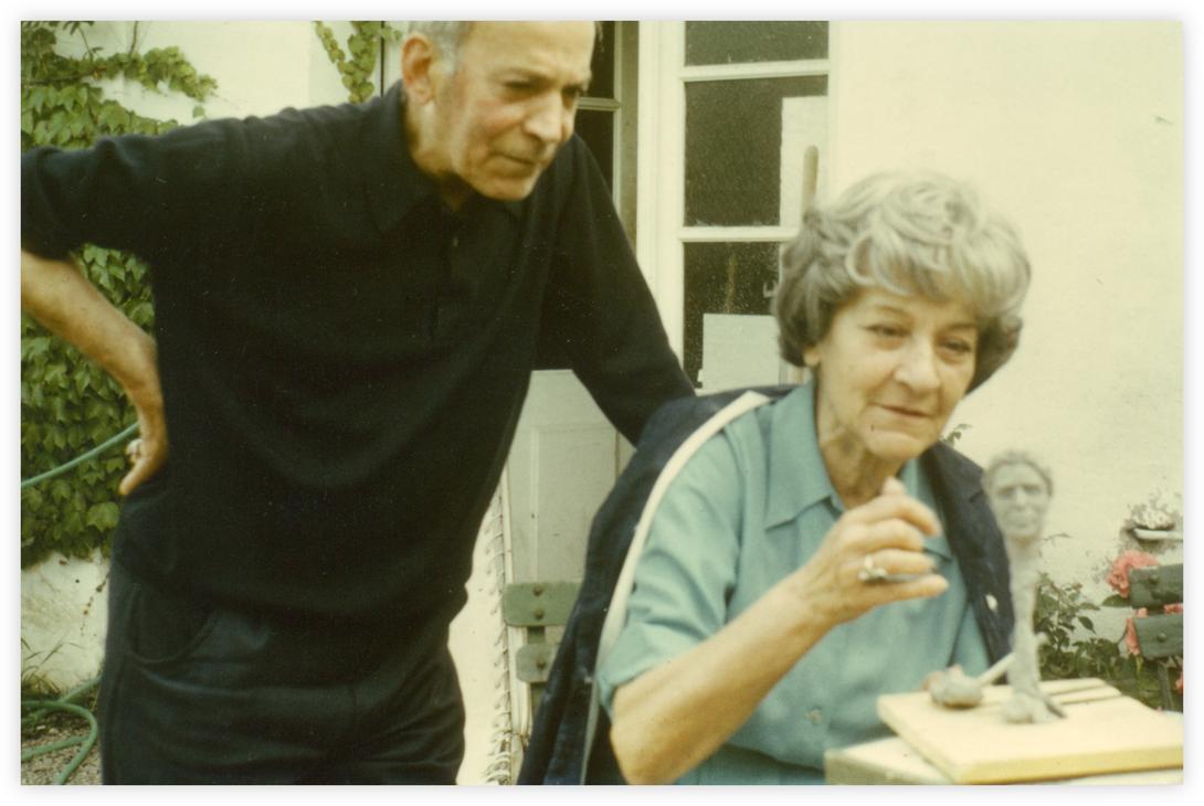 Avec Guy Levis Mano et son buste 1981