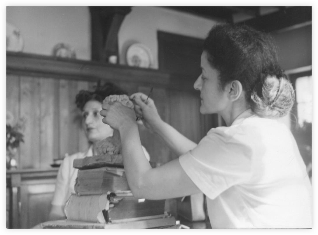 Daria à La Michelière (Honfeur) dans un atelier improvisé